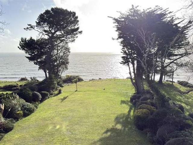 Apartment for sale in Branksome Chine, Canford Cliffs