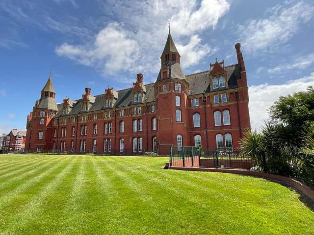 Apartment for sale in Meols Cop, Southport