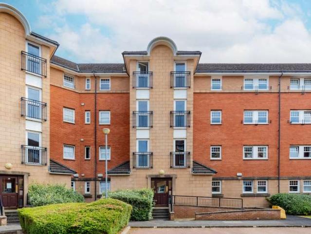 Apartment for sale in Pollokshaws, Scotland