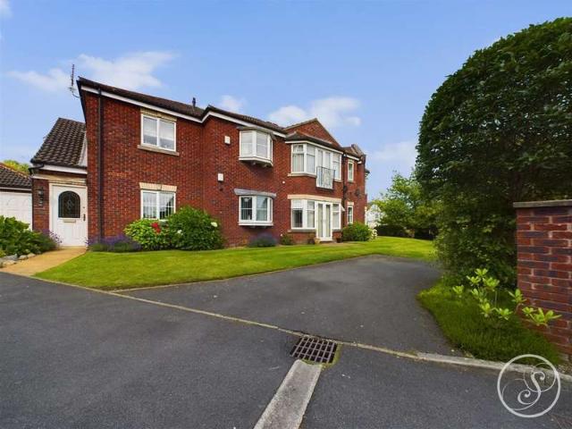 Apartment for sale in Alwoodley, West Yorkshire