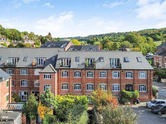 Apartment for sale in Rodborough, Stroud
