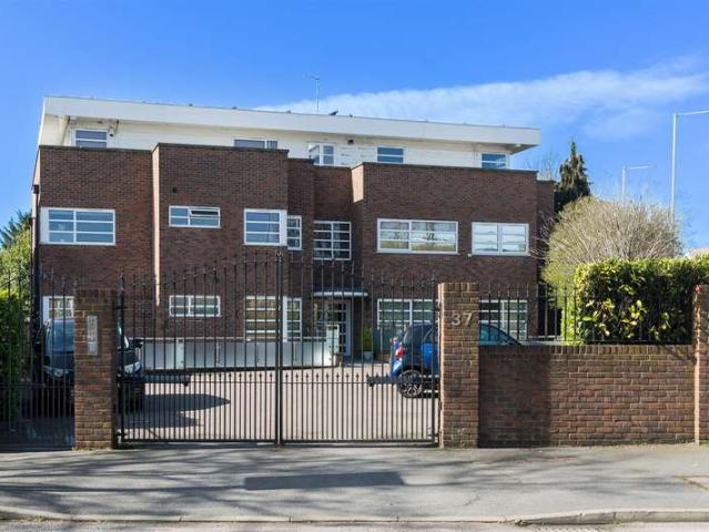 Apartment for sale in Hendon, Greater London