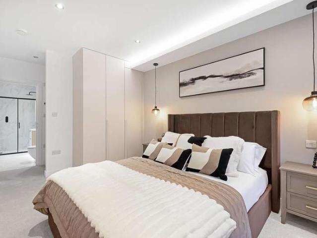 Apartment for sale in West Norwood, Greater London