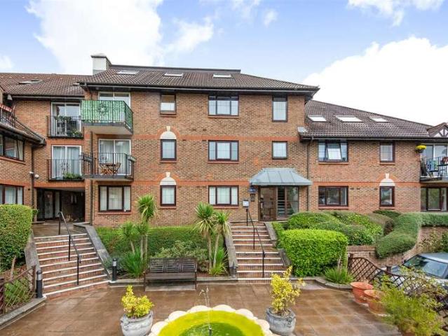 Apartment for sale in Purley, Purley