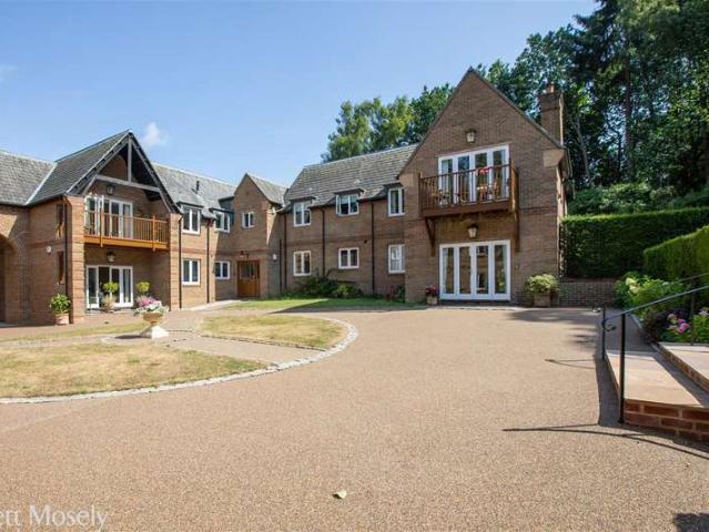 Apartment for sale in The Butts, Kent