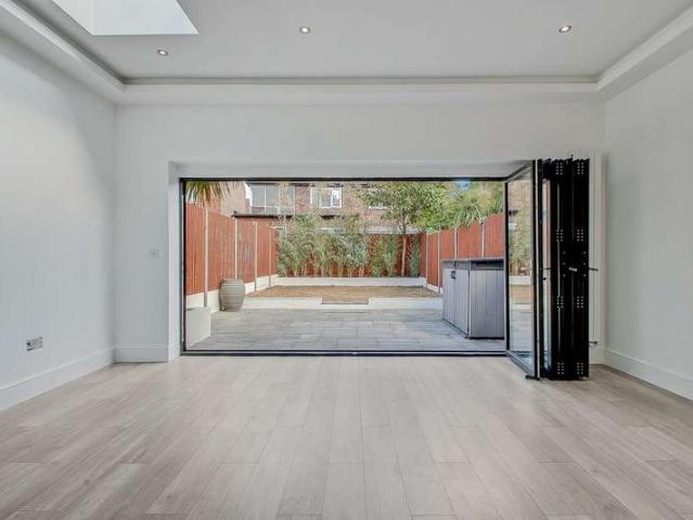Apartment for sale in West Hendon, The Hyde