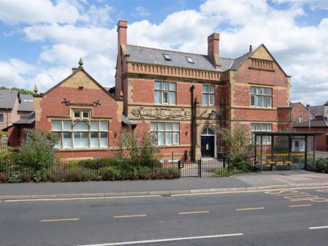 Apartment for sale in Heaton Norris, Greater Manchester