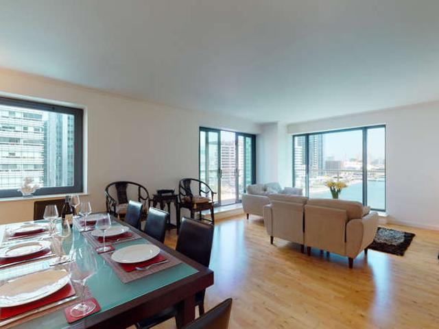 Apartment for sale in Isle Of Dogs, Greater London