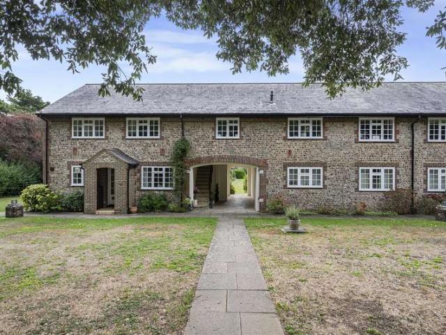 Apartment for sale in Seaford, Iford