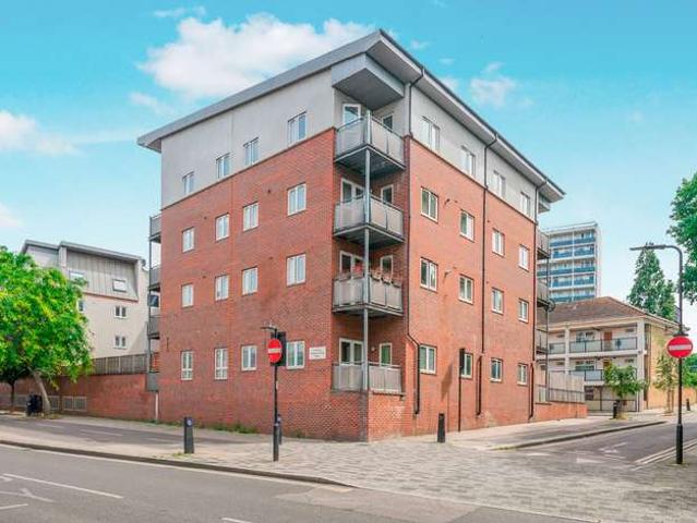 Apartment for sale in Homerton, Greater London