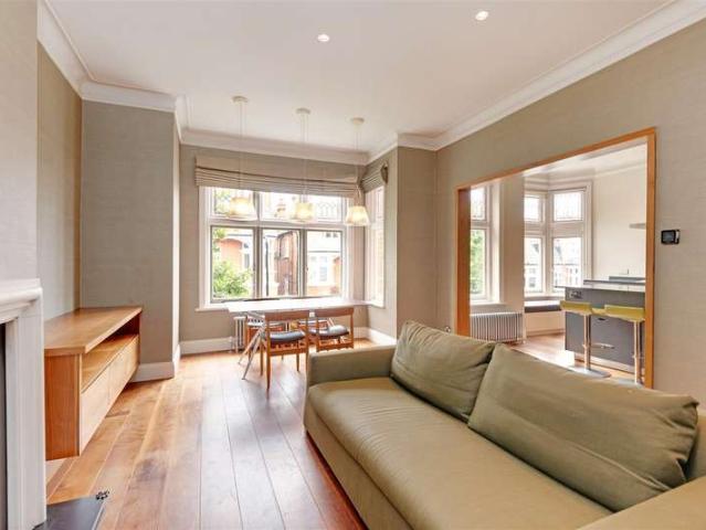 Apartment for sale in West Hampstead, Greater London