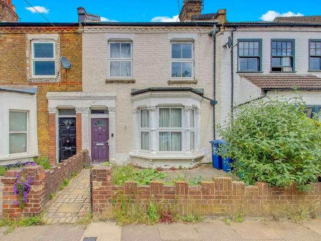 Apartment for sale in Finchley, Greater London