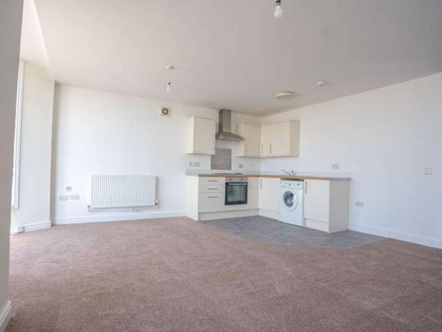 Apartment for rent in West End, Bare