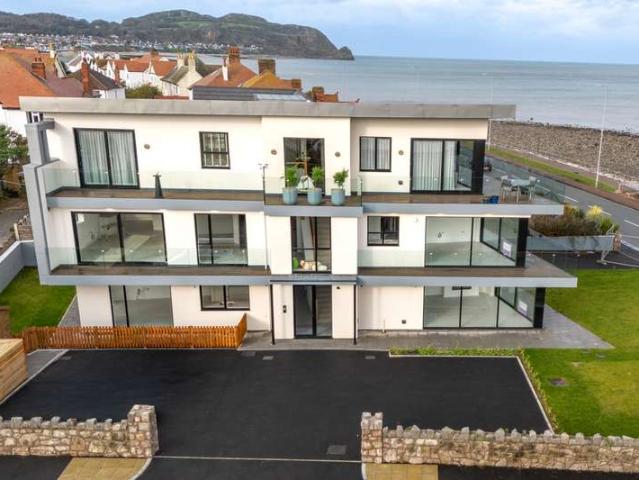 Apartment for sale in Colwyn Bay, Wales
