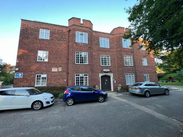 Apartment for sale in Stoneygate, Leicester