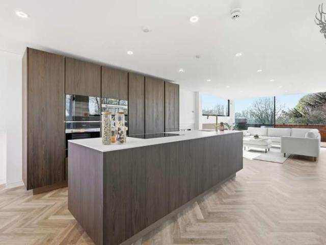 Apartment for sale in Epping, Essex