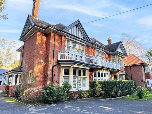Apartment for sale in Branksome Park, Poole