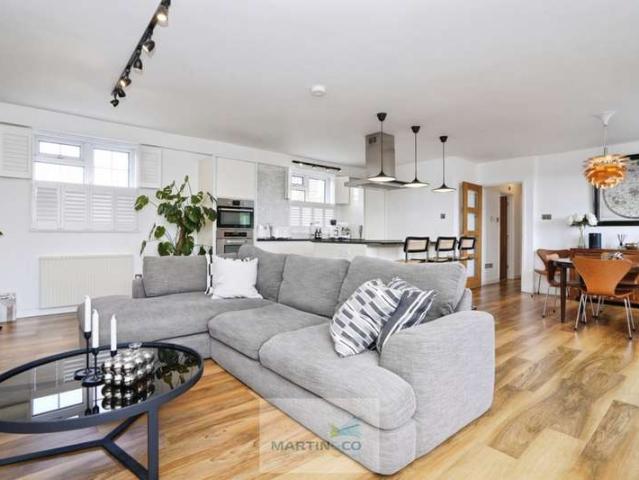 Apartment for sale in Fretherne, Hertfordshire