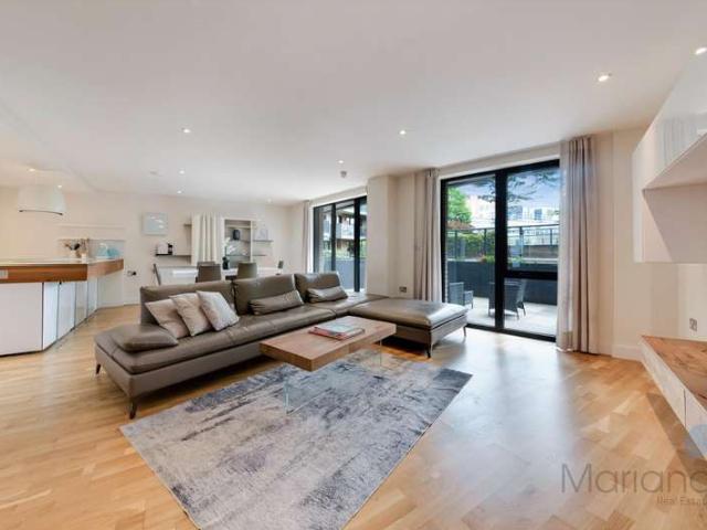 Apartment for sale in Bermondsey Village, Greater London