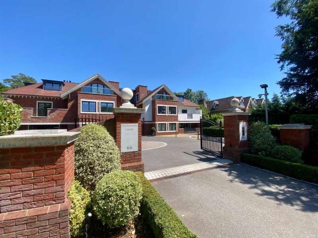 Apartment for sale in Penn, Knotty Green