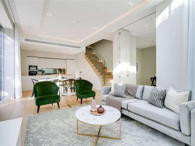 Apartment for sale in St. John's Wood, Greater London