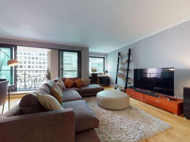Apartment for sale in Isle Of Dogs, Greater London