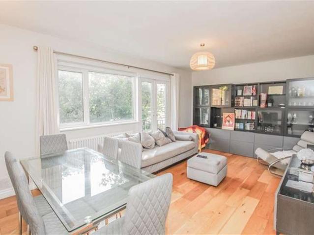 Apartment for sale in Hendon, Greater London