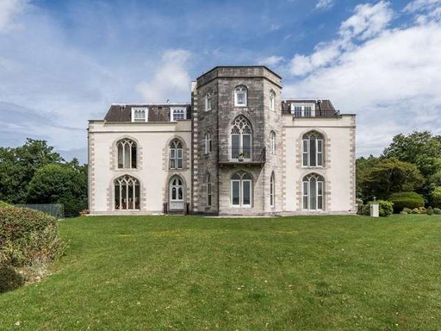 Apartment for sale in Helford, Hampshire