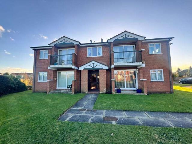 Apartment for sale in Ainsdale, Sefton