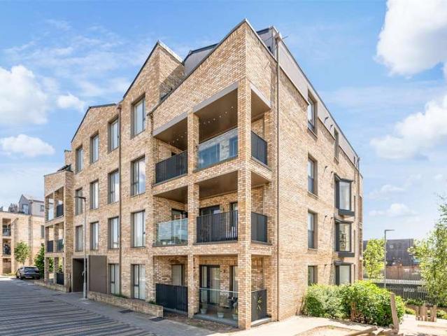 Apartment for sale in London Borough of Merton, Collier's Wood