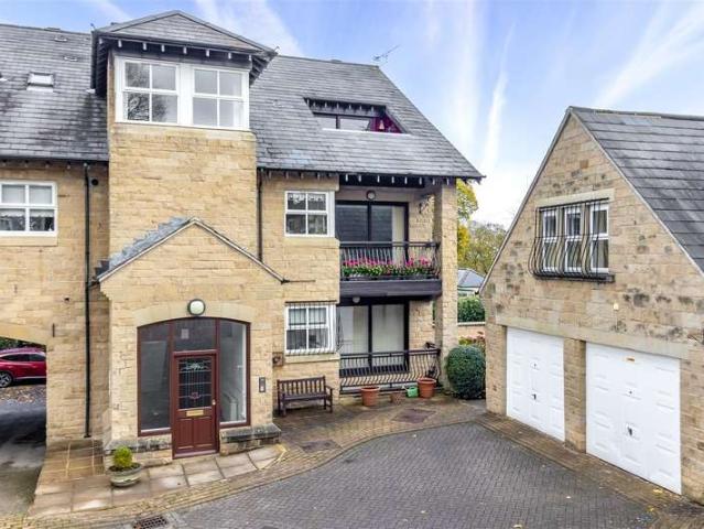 Apartment for sale in Bramhope, West Yorkshire