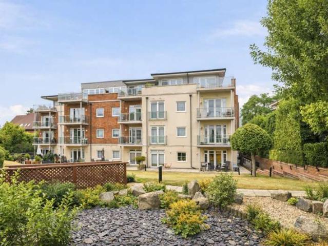 Apartment for sale in Church End, Greater London