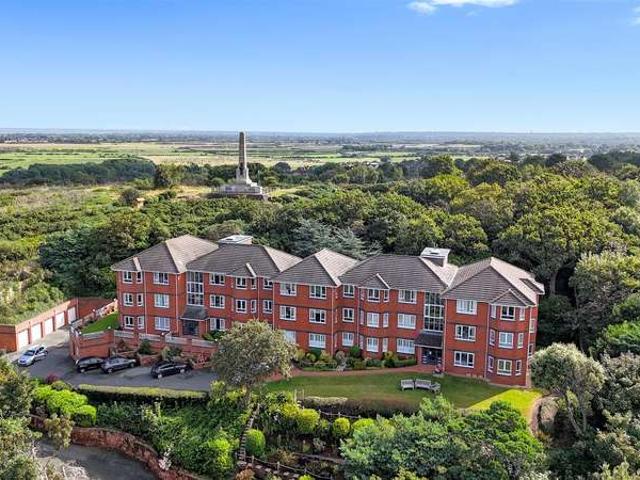 Apartment for sale in Grange, West Kirby