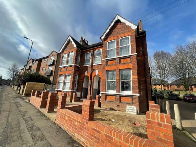 Apartment for rent in St Albans, Five Acres