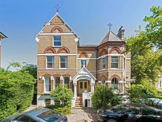 Apartment for sale in Anerley, Greater London