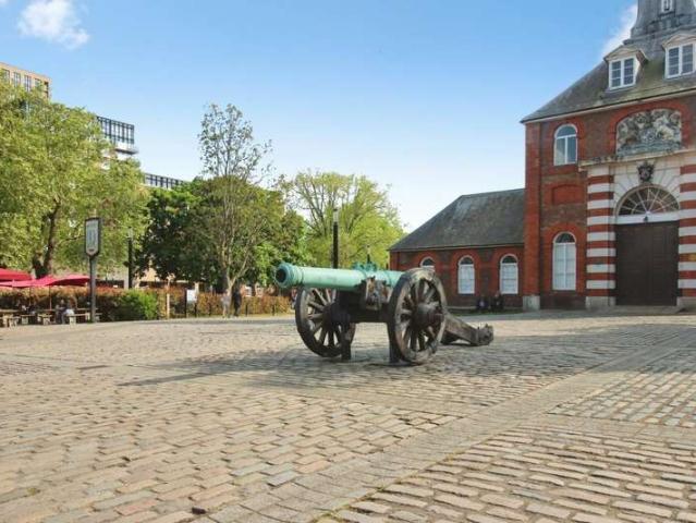 Apartment for sale in Glyndon, Greater London