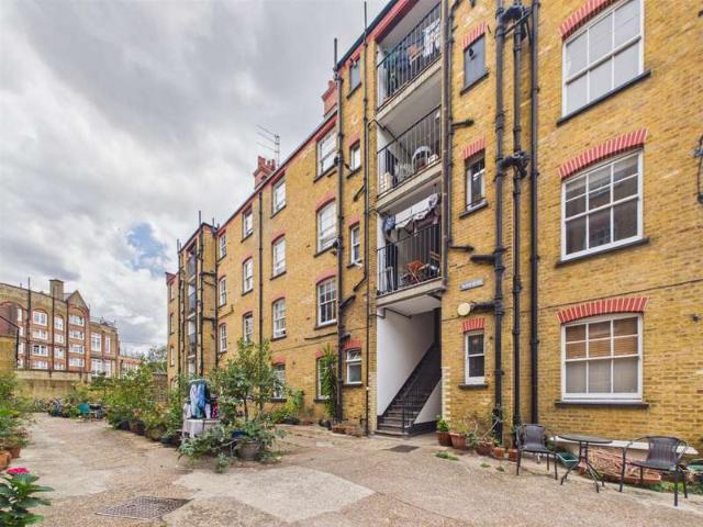 Apartment for sale in Bethnal Green, Greater London