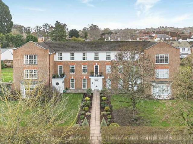 Apartment for sale in Henley-on-Thames, Berrick Salome