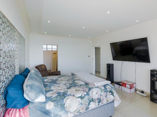 Apartment for sale in Kingsburgh, Kwazulu-natal