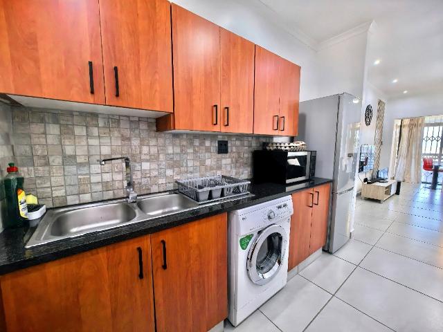Apartment for sale in Kingsburgh, Kwazulu-natal