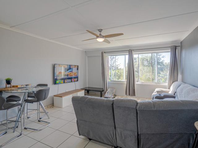 Apartment for sale in Kingsburgh, Kwazulu-natal