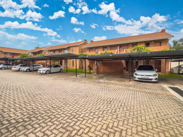 Apartment for sale in Nooitgedacht, Gauteng