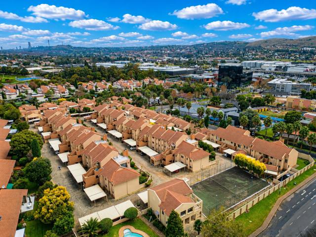 Apartment for sale in Bedfordview, City of Ekurhuleni Metropolitan Municipality