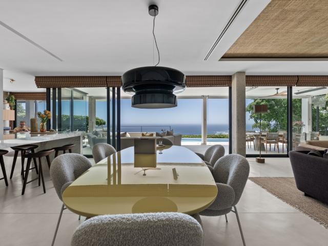 Apartment for sale in Camps Bay, Cape Town