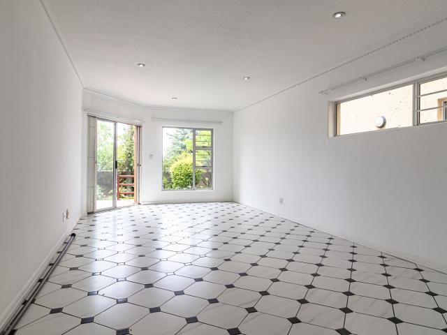 Apartment for sale in Nooitgedacht, Gauteng