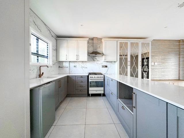Apartment for sale in Seaview, Kwazulu-natal