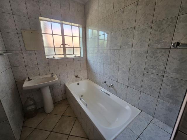 Apartment for sale in Vosloorus, Gauteng