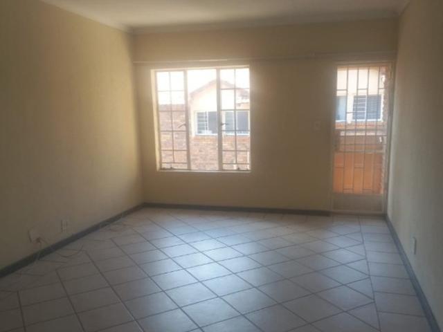 Apartment for sale in Vosloorus, Gauteng