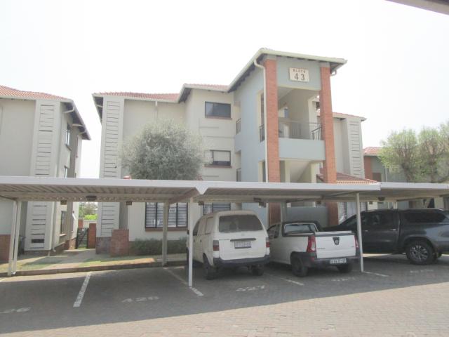 Apartment for sale in Vosloorus, Gauteng