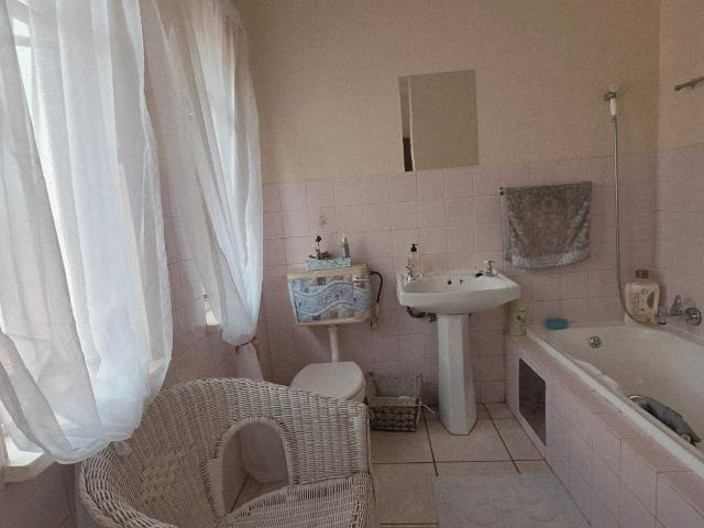 Apartment for sale in Ifafi, Hartbeespoort Dam Nature Reserve